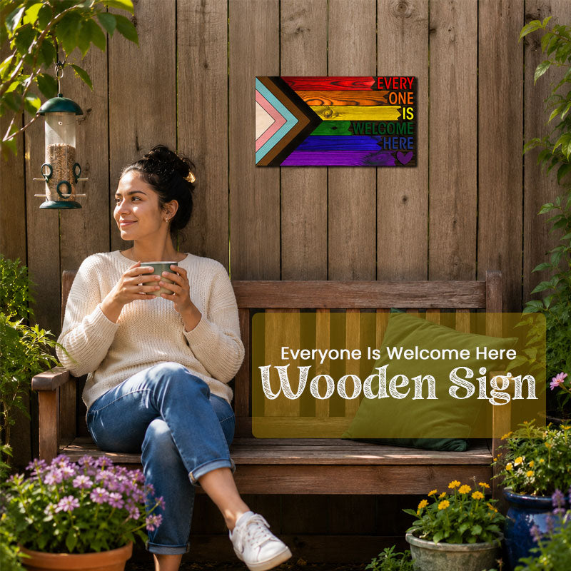 🌈❤️ Hier ist jeder willkommen – Holzschild