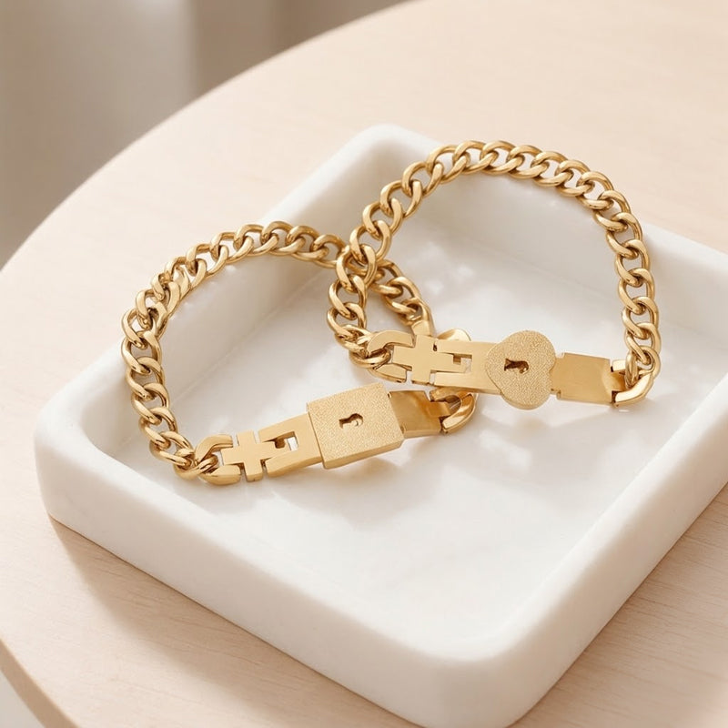 Paararmband mit herzförmigem Vorhängeschloss