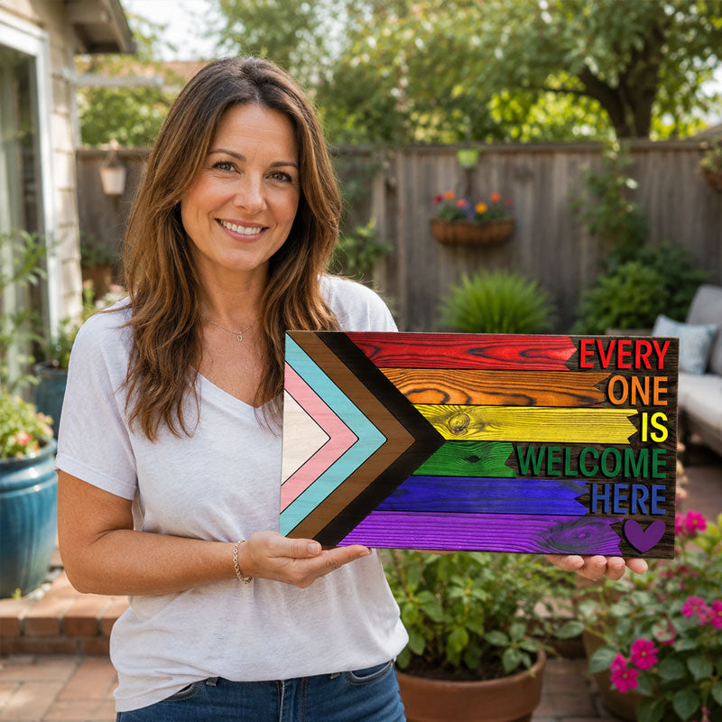 🌈❤️ Hier ist jeder willkommen – Holzschild