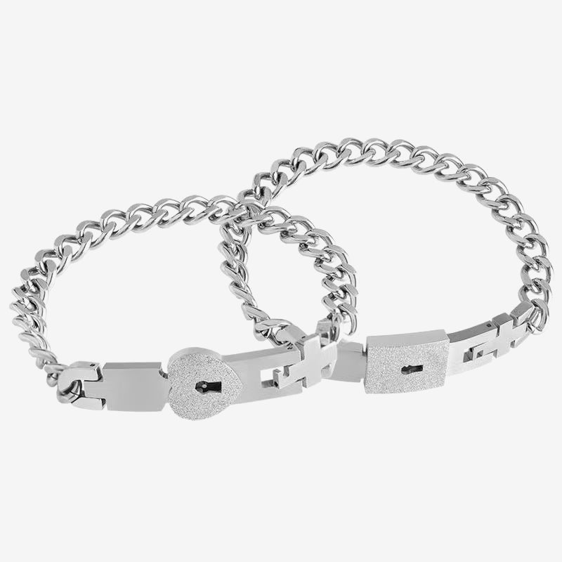 Paararmband mit herzförmigem Vorhängeschloss
