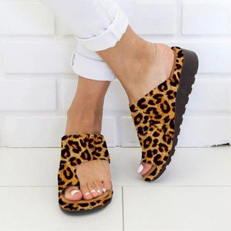 Neue orthopädische Sandalen