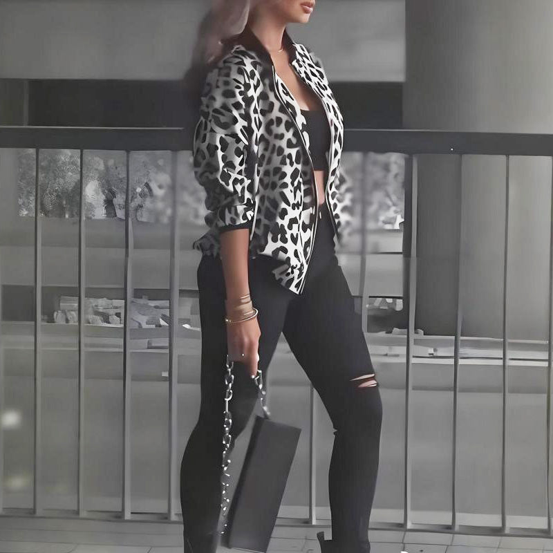 Modische Damenjacke mit Leopardenmuster